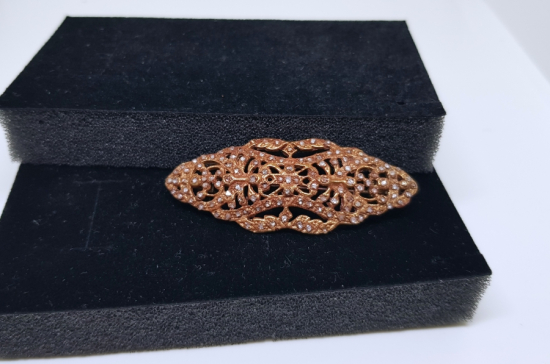 SİMETRİK MODEL ELMAS TAŞLI BROŞ