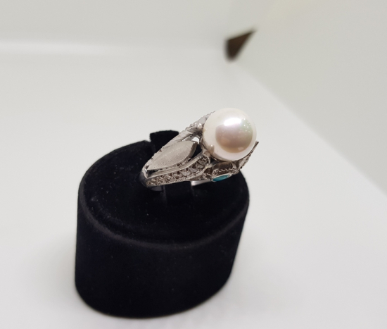 PIRLANTA TAŞLI İNCİLİ MODEL YÜZÜK