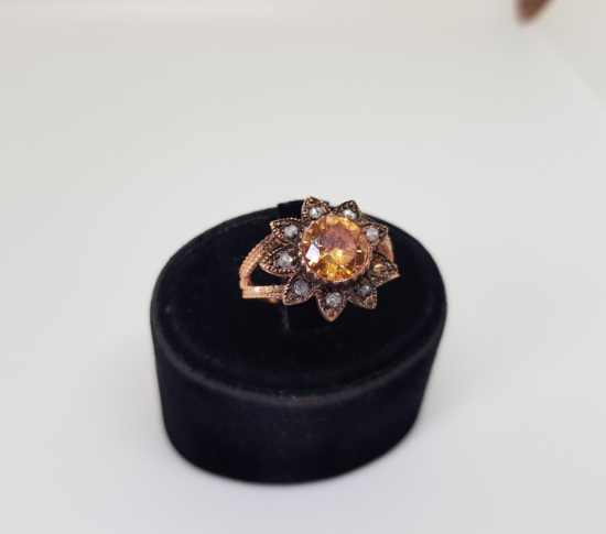 ZÜMRÜT VE ELMAS TAŞLI AYÇİÇEĞİ MODELİ YÜZÜK