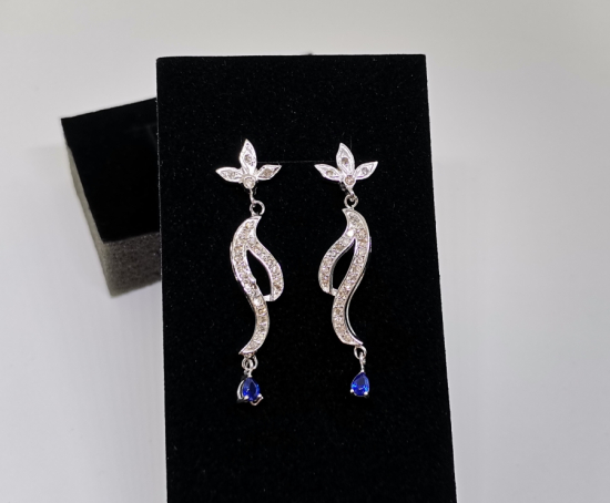 SAFİR VE PIRLANTA TAŞLI SALLANTILI KÜPE