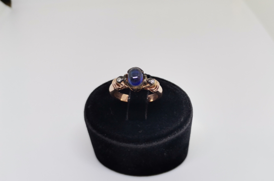 PIRLANTA VE DÜZ KESİM SAFİR TAŞLI TEKTAŞ MODEL YÜZÜK