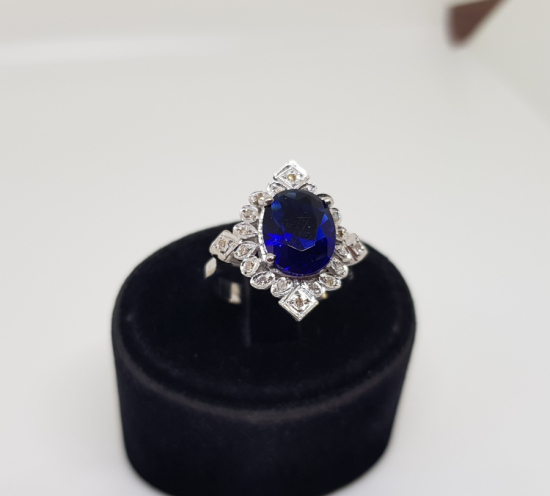 SAFİR VE PIRLANTA TAŞLI GEOMETRİK MODEL YÜZÜK