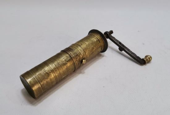 ÜZERİ DAMGALI OSMANLI DÖNEMİ SÜLEYMANİYE İŞİ KAHVE DEĞİRMENİ