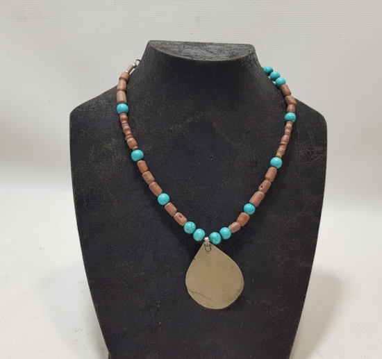 MERCAN VE TURKUAZ TAŞLARINDAN DİZAYN EDİLMİŞ OSMANLI ARMUDİ KOLYE UCU APLİKLİ GERDANLIK