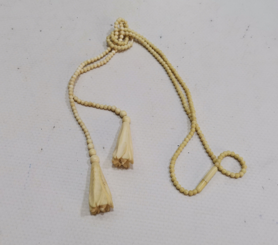 LALE FORMLU UÇLARI BULUNAN OSMANLI DÖNEMİ FİLDİŞİ GERDANLIK