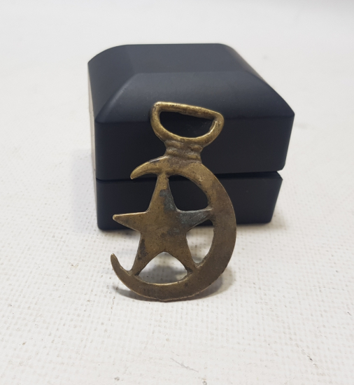 ÜZERİNDE OSMANLI AY YILDIZLI BULUNAN 1. DÜNYA SAVAŞI DÖNEMİ SÜVARİ AT GEMİ PARÇASI