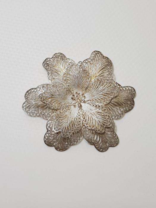 ÇİÇEK FORMLU ANTİKA TELKARİ GÜMÜŞ BROŞ