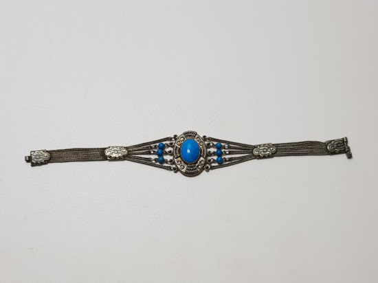 TURKUAZ TAŞLARLA SÜSLÜ GÜHERZE İŞÇİLİKLİ SAVATLI GÜMÜŞ BİLEKLİK