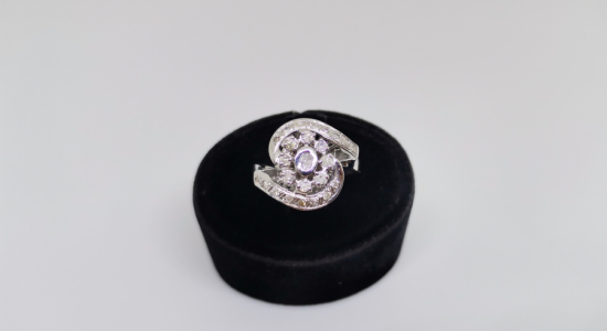 BÜYÜK SALYANGOZ MODELİ PIRLANTA YÜZÜK