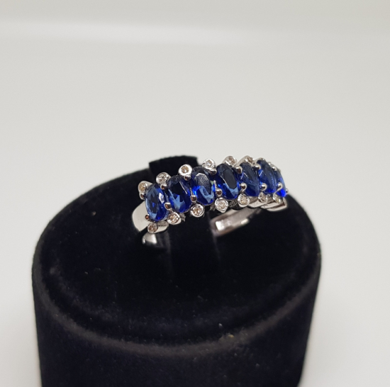 PIRLANTA VE SAFİR TAŞLI YEDİTAŞ MODELİ YÜZÜK