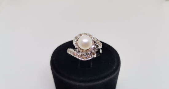 PIRLANTA TAŞLI İNCİLİ YÜZÜK