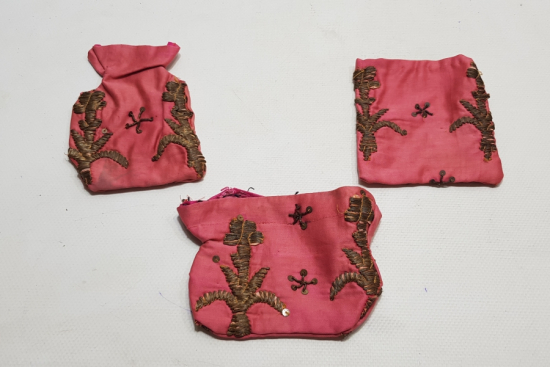 SIRMA İŞÇİLİKLİ 3 ADET ANTİKA KESE