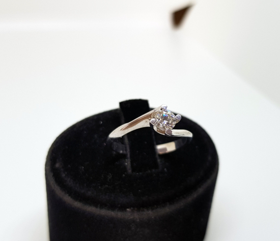 TEKTAŞ PIRLANTA YÜZÜK