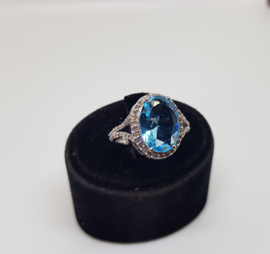 FASETA KESİM AQUAMARİN VE PIRLANTA TAŞLI YÜZÜK