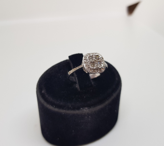 KARE MODELİ PIRLANTA TAŞLI YÜZÜK