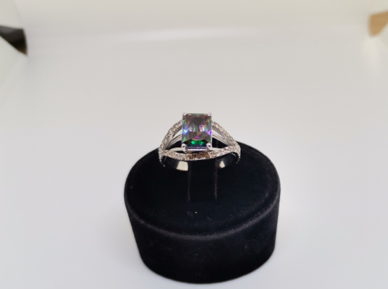 PIRLANTA VE RENKLİ AMETİST TAŞLI YÜZÜK