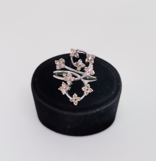 SARMAŞIK DALI MODELİ PIRLANTA TAŞLI YÜZÜK