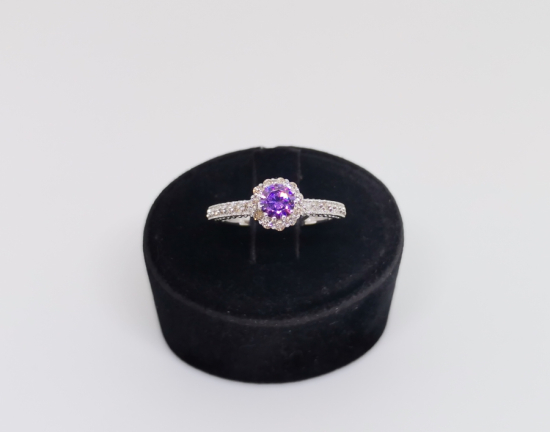 AMETİST VE PIRLANTA TAŞLI TEKTAŞ MODEL YÜZÜK