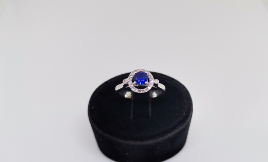 SAFİR VE PIRLANTA TAŞLI OVAL MODEL YÜZÜK