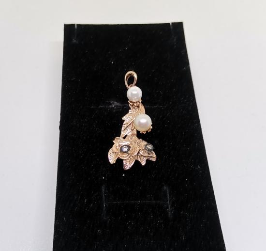 PIRLANTA TAŞLI VE İNCİLİ KOLYE UCU