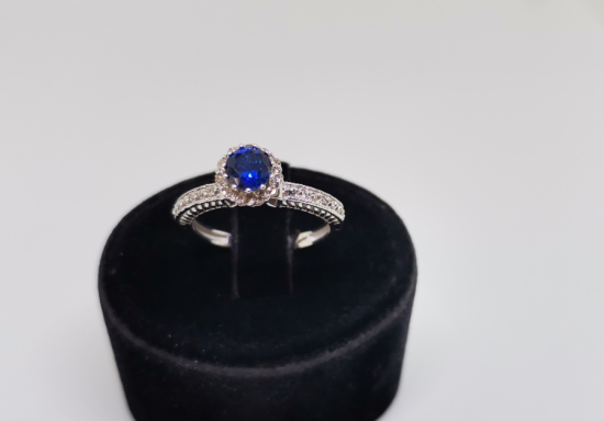 SAFİR VE PIRLANTA TAŞLI TAÇ MODELİ YÜZÜK