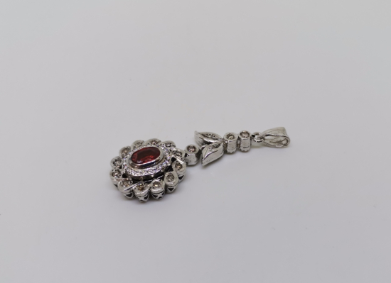 YAKUT VE PIRLANTA TAŞLI ZİNCİR MODEL KOLYE UCU