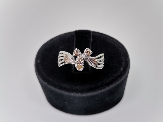 KANATLI MELEK MODELİ PIRLANTA TAŞLI YÜZÜK