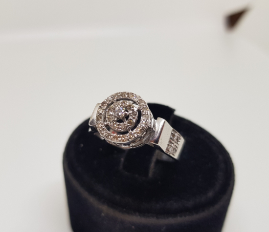 HALKALI MODEL PIRLANTA TAŞLI YÜZÜK