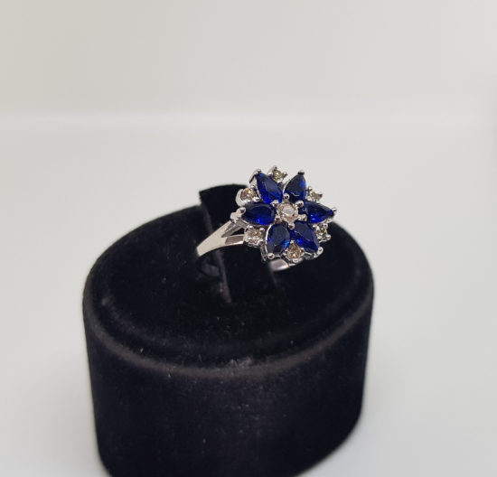 SAFİR VE PIRLANTA TAŞLI GÜNEŞ MODEL YÜZÜK