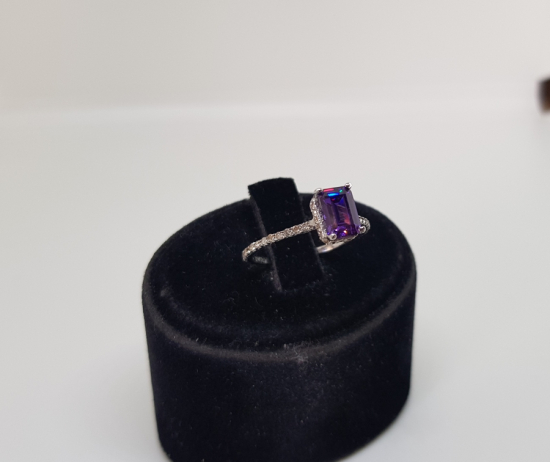 PIRLANTA VE AMETİST TAŞLI BAGET MODEL YÜZÜK