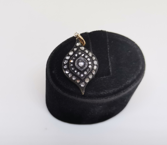 BÜYÜK DAMLA MODELİ ELMAS TAŞLI KOLYE UCU