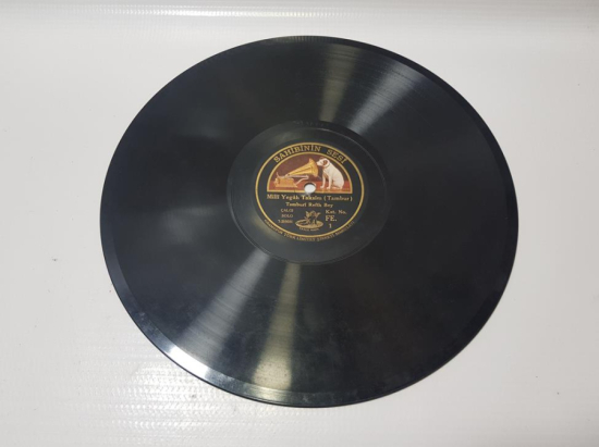 TAMBURİ REFİK BEY VE REFİKASI