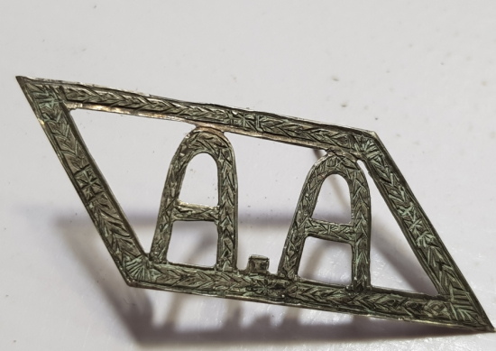 KALEM VE TESTERE İŞÇİLİKLİ EL YAPIMI ANTİKA GÜMÜŞ İNSİYAL PLAKASI