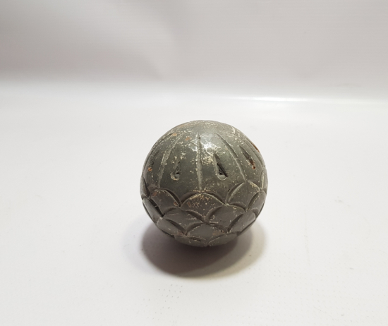 ÜZERİ EL OYMA İŞÇİLİKLİ AHŞAP ANTİKA TOP