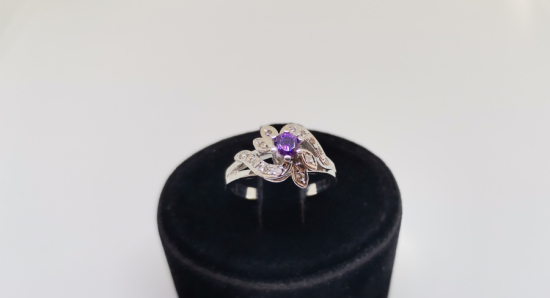 AMETİST VE PIRLANTA TAŞLI YAPRAKLI MODEL YÜZÜK