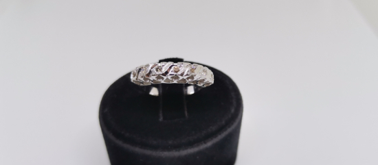 YEDİ TAŞLI PIRLANTA YÜZÜK