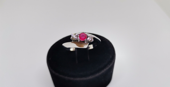 PIRLANTA VE YAKUT TAŞLI YILAN BAŞI MODELİ YÜZÜK