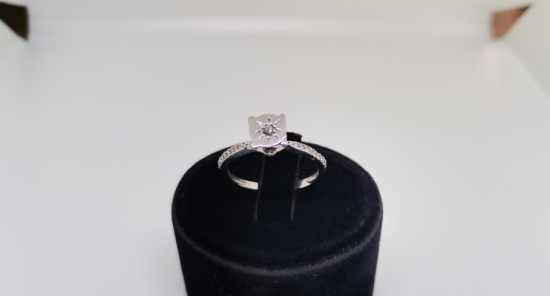 YILDIZ FORMUNDA TEKTA PIRLANTA YÜZÜK