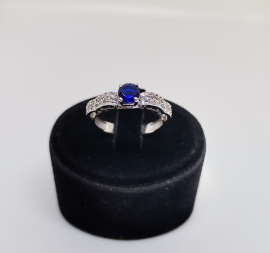 SAFİR VE PIRLANTA TAŞLI YARASA MODELİ YÜZÜK