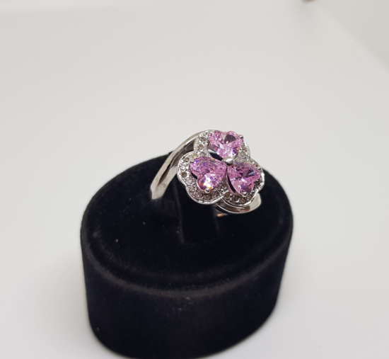 PEMBE KUVARZ VE PIRLANTA TAŞLI YÜZÜK