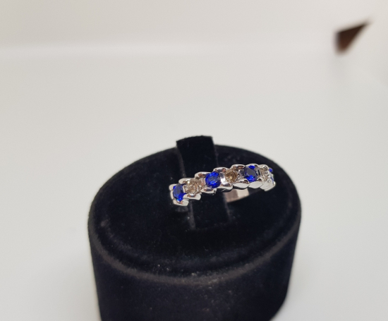 SAFİR VE PIRLANTA TAŞLI AYRIK MODEL YÜZÜK