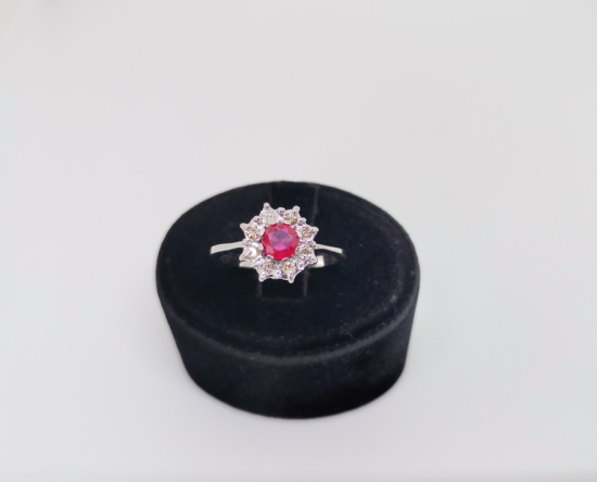 GARNET VE PIRLANTA TAŞLI YILDIZ MODEL YÜZÜK