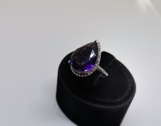 AMETİST VE PIRLANTA TAŞLI DAMLA MODEL BÜYÜK YÜZÜK
