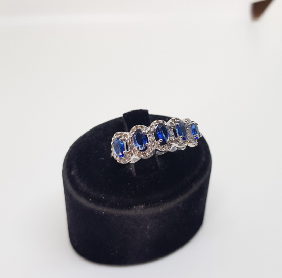 SAFİR VE PIRLANTA TAŞLI YARIM TAMTUR MODEL YÜZÜK