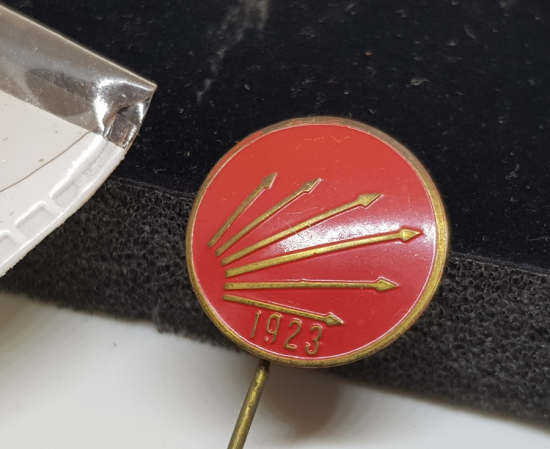 ORİJİNAL KABINDA ANTİKA CHP ROZETİ