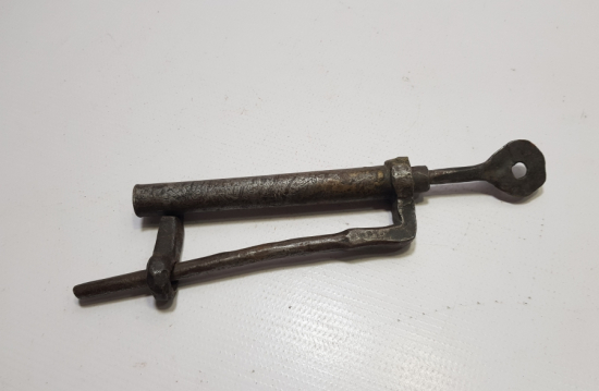 ÜZERİ GÜMÜŞ ÇAKMA İŞÇİLİKLİ OSMANLI DÖNEMİ NADİR KİLİT