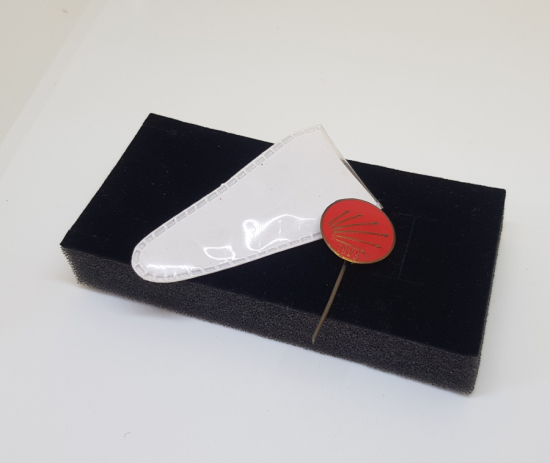 ORİJİNAL KABINDA ANTİKA CHP ROZETİ