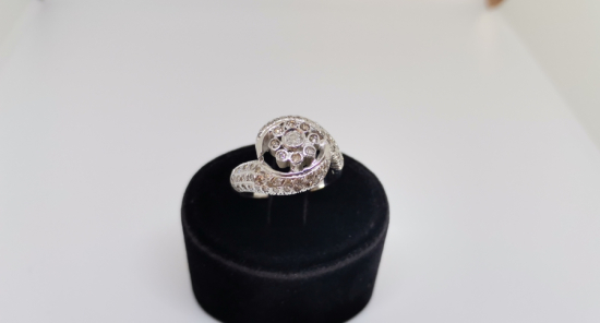 PIRLANTA TAŞLI SALYANGOZ MODELİ YÜZÜK