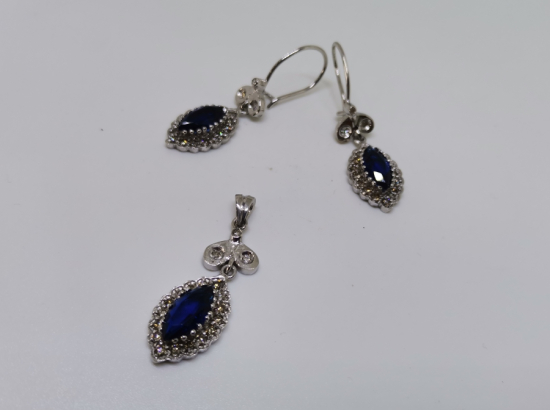 SAFİR VE PIRLANTA TAŞLI SU DAMLASI MODELİ KOLYE KÜPE TAKIMI