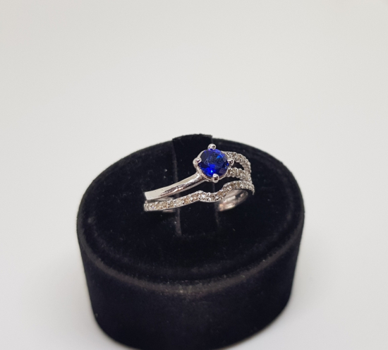 SAFİR VE PIRLANTA TAŞLI ÇİFT TUR MODEL YÜZÜK